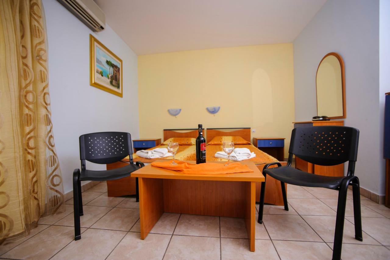 Olympiakí Aktí Hotel Europa מראה חיצוני תמונה
