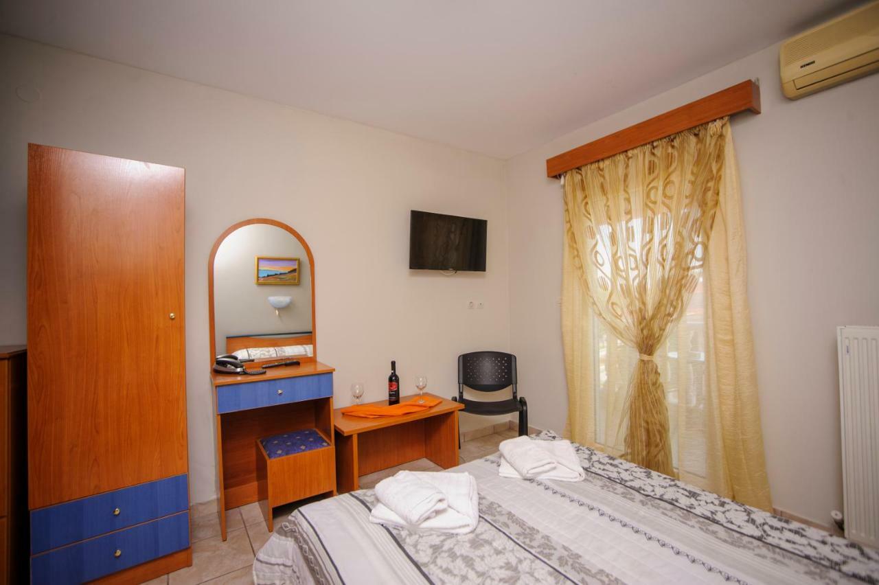 Olympiakí Aktí Hotel Europa מראה חיצוני תמונה